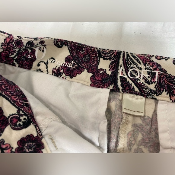 Size 0 Loft Ann Taylor Paisley Low Rise White Purple Embroidered Print Shorts - Picture 5 of 5